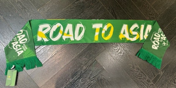 乐鱼体育官网网页版-国安亚冠定制围巾亮相社交媒体，博主配文彰显亚洲赛场雄心