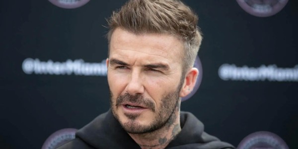 乐鱼体育下载-贝克汉姆：曼联一些球员的举止不当，他们应该始终尊重球迷