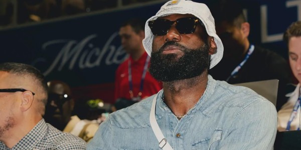 乐鱼体育下载-詹姆斯想离开了！湖人到底做了什么让他感到被冷落？