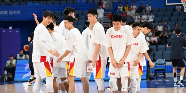 乐鱼体育下载-媒体人：中国男篮预计本月13号集中，除了国内4场热身赛，还计划前往欧洲拉练