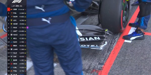 乐鱼vip注册-🏎F1西班牙站正赛：皮亚斯特里夺冠，维斯塔潘被罚跌至第十