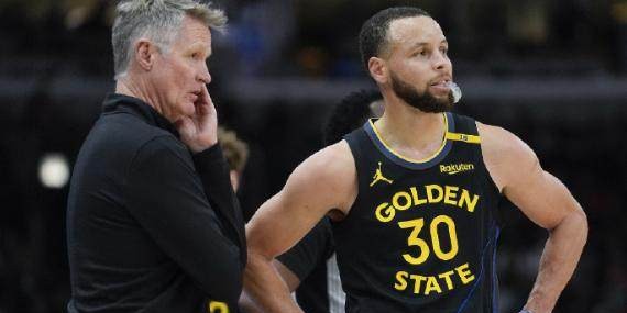 乐鱼体育官网网页版-师徒情谊！科尔：永远不会离开库里 拥有他很幸运